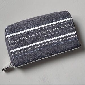 Stylish Gray Wallet with Patterned Design